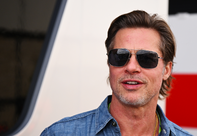 Brad Pitt új barátnőjével romantikázott Bono koncertjén