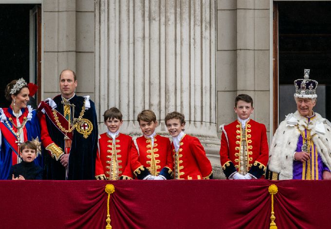 Kiderült, miről beszélgetett Lajos herceg és György herceg a Buckingham-palota erkélyén