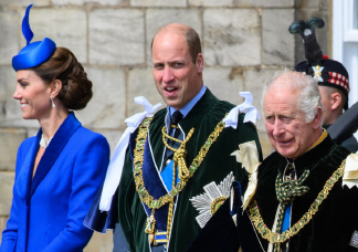 Károly király hatalmas kitüntetésben részesítette Katalin hercegnét