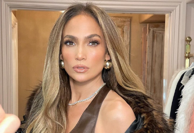 Jennifer Lopez különleges cipőt viselt – ez lesz az idei év kedvence