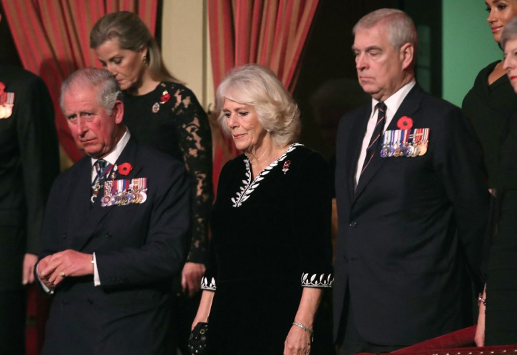 Károly király botrányos lépésre készül Kamilla királyné kedvéért