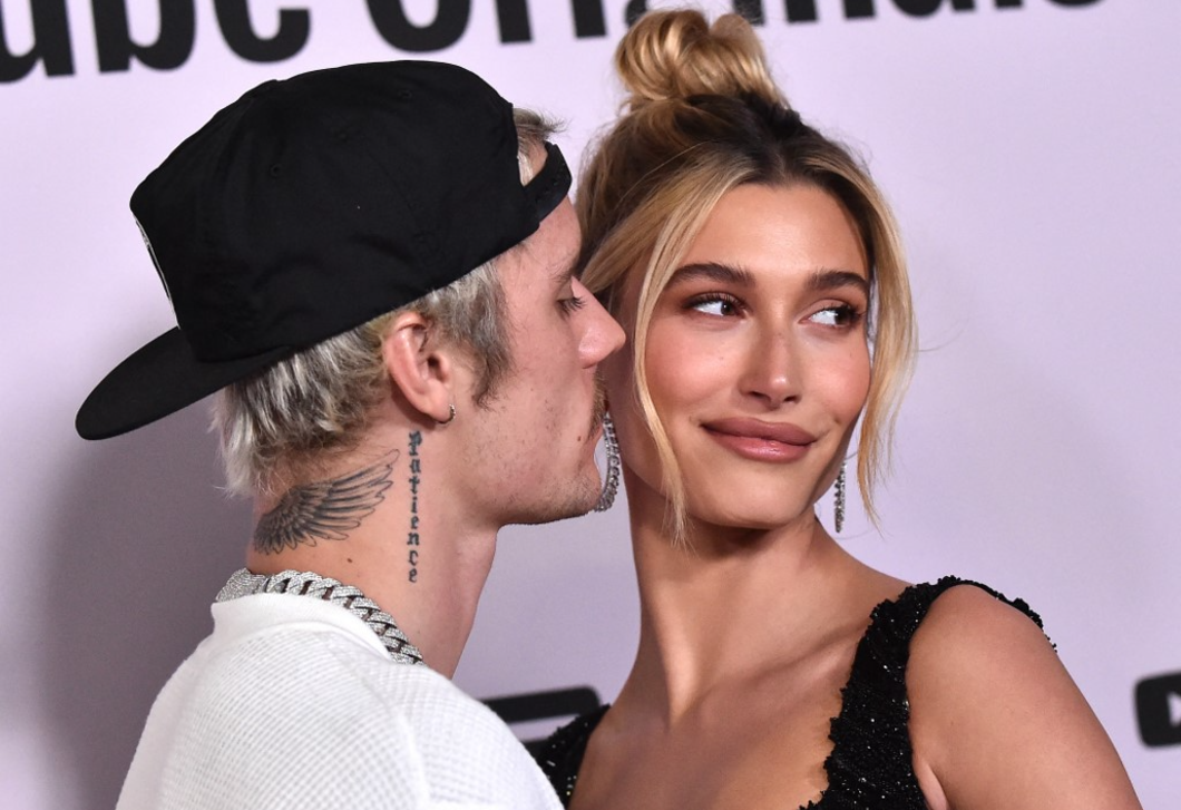 Hailey Bieber furcsa üzenetet küldött a férjének apák napján