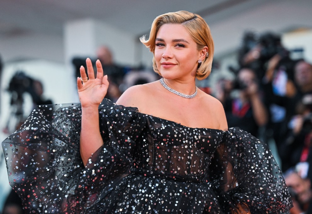 Florence Pugh ennek a bőrápolási rutinnak köszönheti, hogy mindig ragyogó a bőre