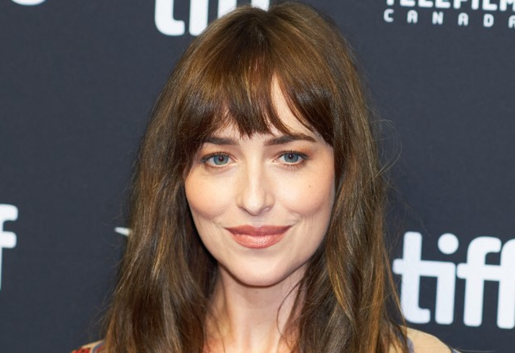 Kicsi de nagyszerű – Dakota Johnson aprócska konyháját dicsérik most a tervezők