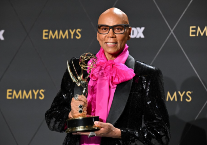 Belső udvar növények nélkül? RuPaul gyönyörű és elegáns belső udvarát te is elfogadnád