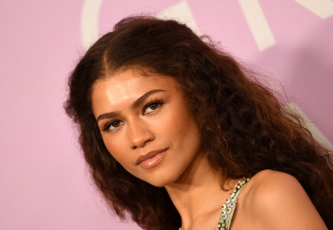 Zendaya kivágott zöld ruhája felrobbantotta az internetet, így lépett a vörös szőnyegre