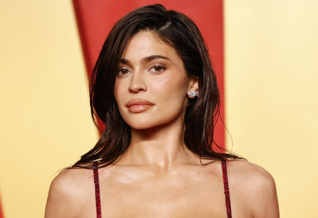 Kylie Jenner fürdőruhája a szezon egyik legmenőbb darabja