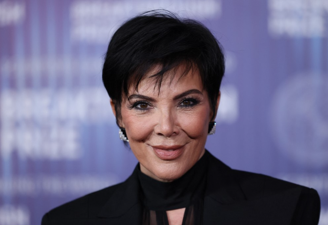 A luxus csak a színeken múlik – másold le Kris Jenner nappalijának hollywoodi eleganciáját