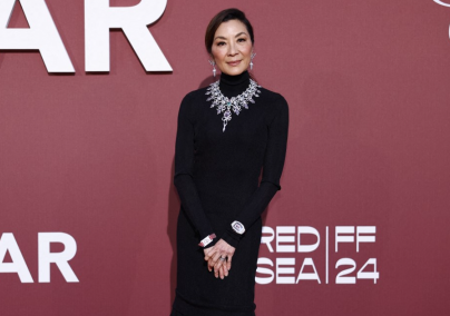 Friss fotó: Michelle Yeoh szőke bob frizurával lépett a nyilvánosság elé, szinte felismerhetetlen lett