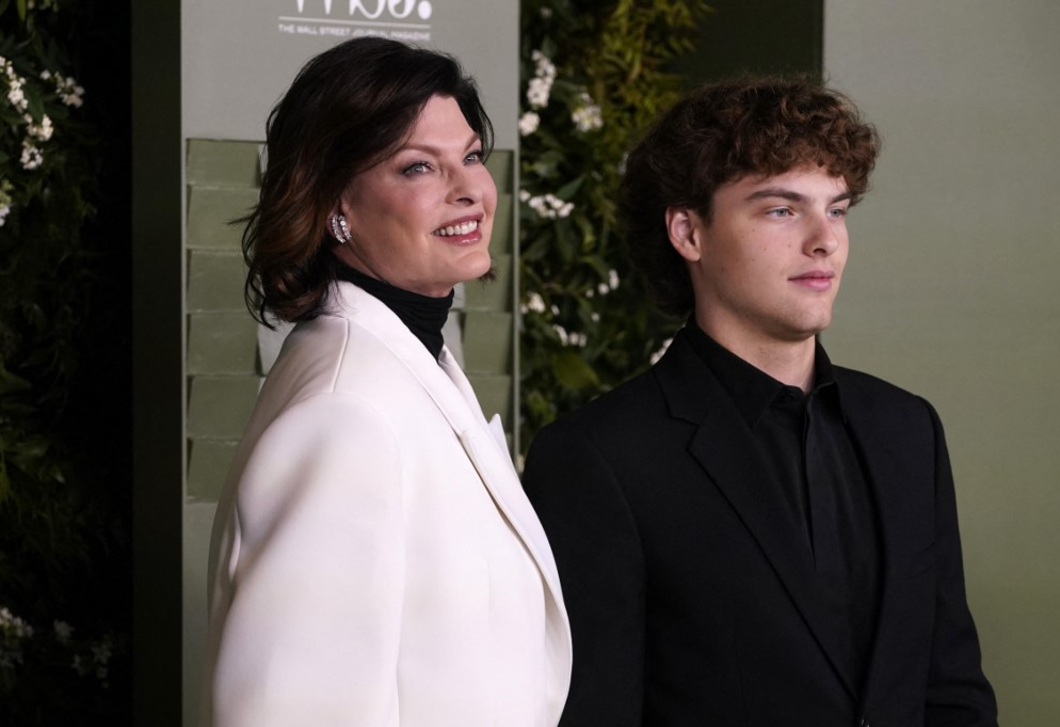 Linda Evangelista friss fotókat posztolt a ritkán látott fiával, imádják érte az emberek