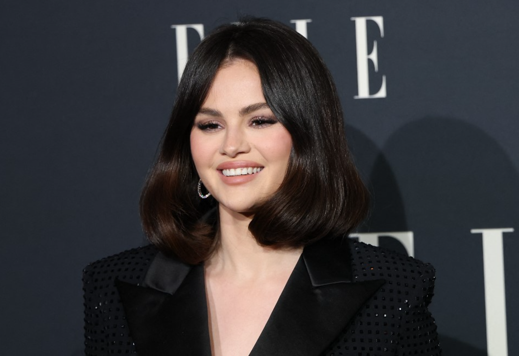 Selena Gomez egyszerű bob frizurájáért rajonganak most a nők