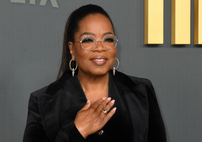 A műveltség maga a luxus! – Oprah Winfrey könyvespolcát te is imádni fogod