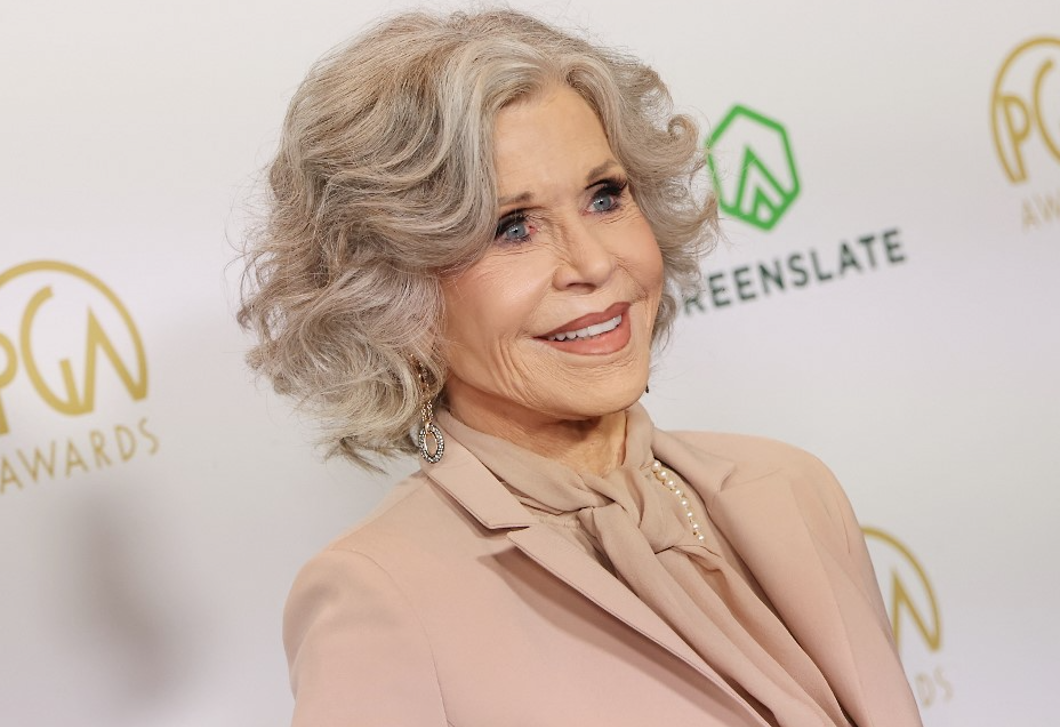 Jane Fonda nappaliját dicsérik most a tervezők – de a cipője is vagány