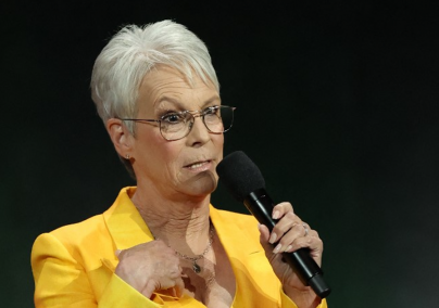 Micsoda fogadtatás! Jamie Lee Curtis ezzel a színnel tette tökéletessé az előteret