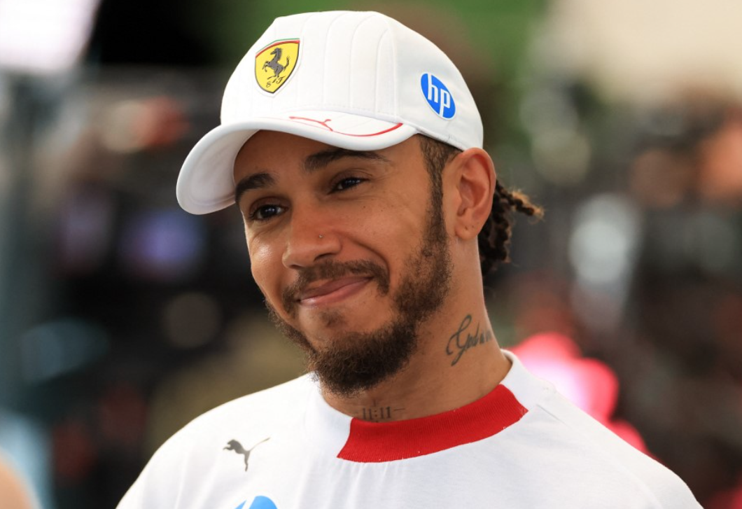 Az intelligens szürke újra hódít – ezúttal Lewis Hamilton teraszán tűnik fel