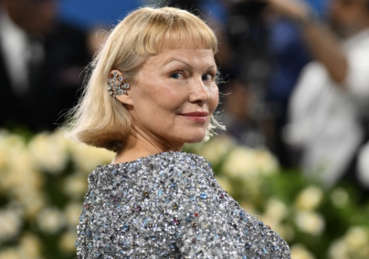 Kis tér, nagy ötlet – Pamela Anderson társalgója konyhájának étkezőjében