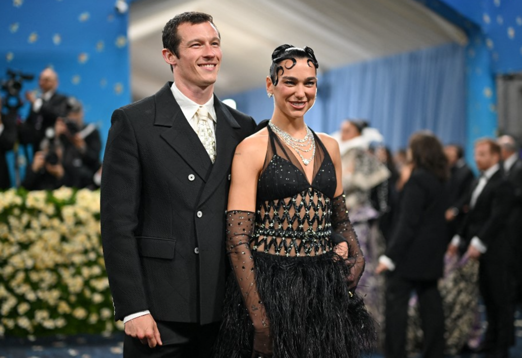 Dua Lipa először szólalt meg az eljegyzéséről