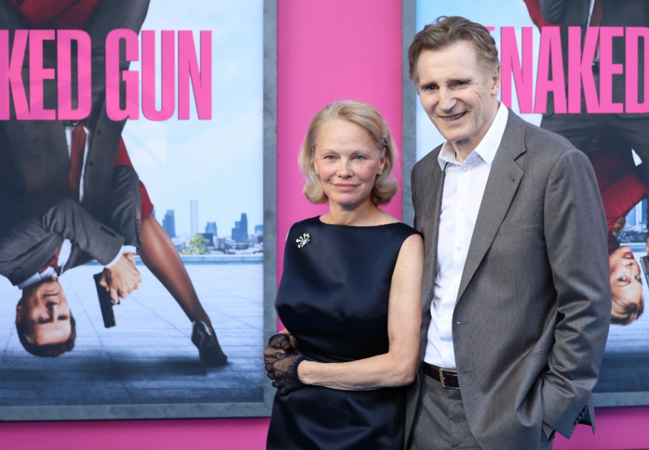 Nagyon úgy tűnik, hogy összejött Pamela Anderson és Liam Neeson, főkép