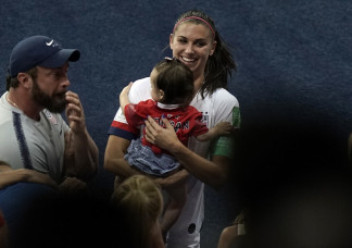 Győztek a sportoló anyák: vihetik az olimpiára anyatejes csecsemőiket