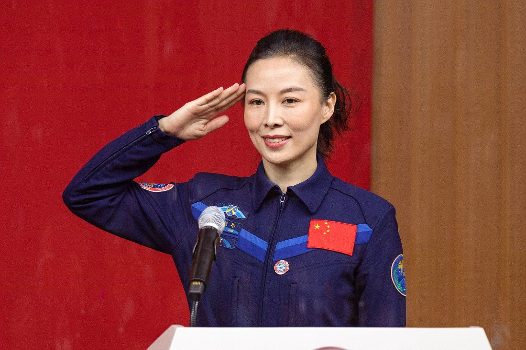 Női asztronauta is dolgozik a kínai űrállomás építésén