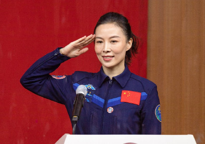 Női asztronauta is dolgozik a kínai űrállomás építésén