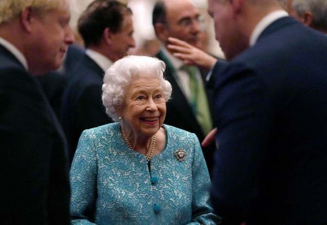 A királynő kedvenc édességével ünnepel Nagy-Britannia