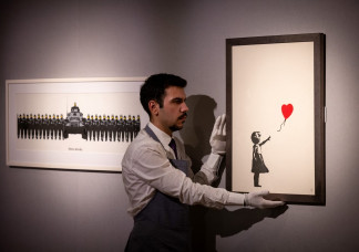 Három Banksy-kép is kalapács alá kerül Londonban