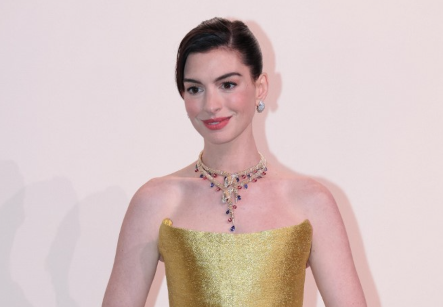 A városi minimalizmus új arca - Anne Hathaway tetőterasza nyári üzemmódban , főkép