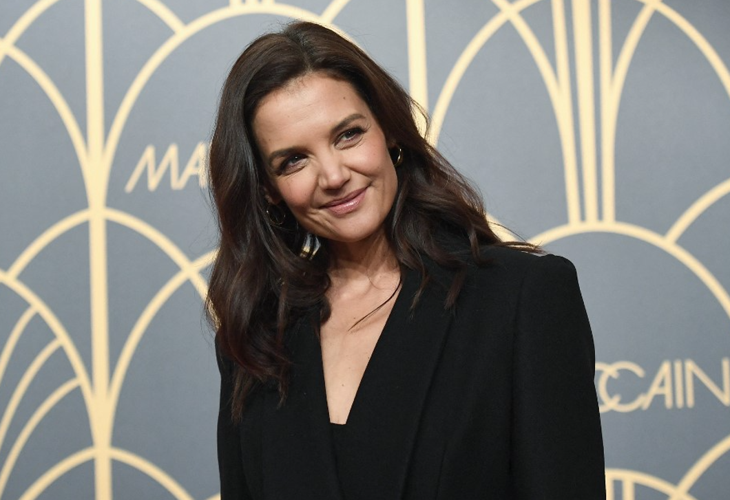 Fotók: a nyilvánosság elé lépett Tom Cruise és Katie Holmes ritkán látott lánya, fontos dolgot szúrtak ki a rajongók