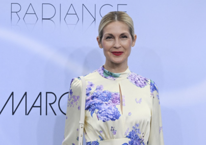 Az 56 éves Kelly Rutherford erre a szépségápolási rutinra esküszik, amitől csodálatos bőre van