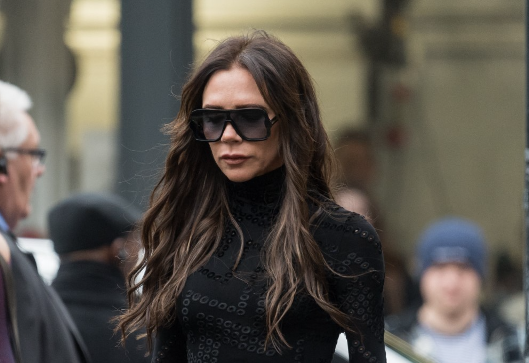 Végre kiderült: ezért nem mosolyog soha nyilvánosan Victoria Beckham