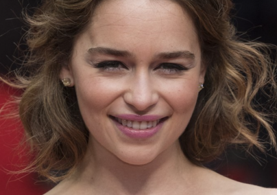 Budapesten forgat a Trónok harca sztárja, Emilia Clarke - Nem hiszed el, hova látogatott el