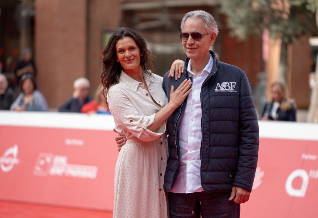 Ilyet még nem láttunk! Szépség és szenvedély – Andrea Bocelli különleges, művészi konyhája Toszkánában 