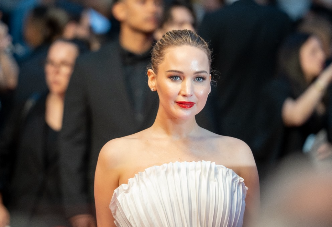 Jennifer Lawrence Cannes-ban lépett a nyilvánosság elé, ezt a csodás ruhát választotta