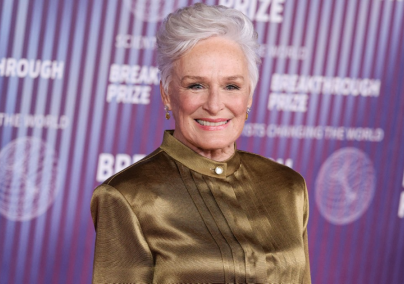 Glenn Close nappalija mindenkit lenyűgözött – így kombinálja a színeket és az anyagokat