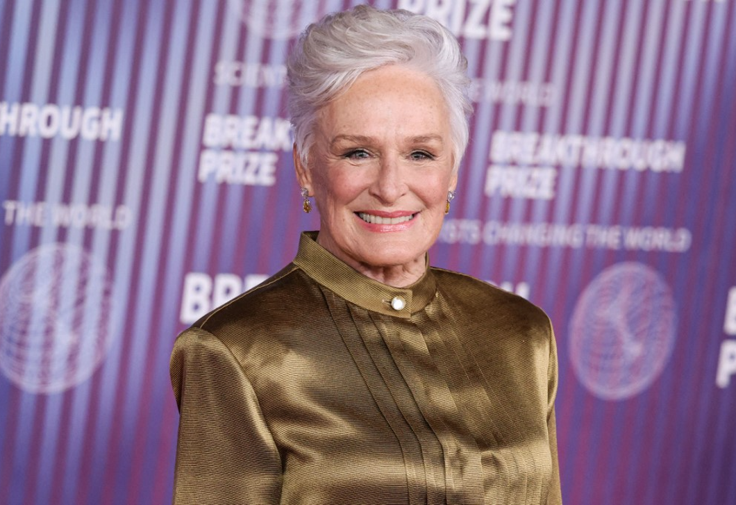 Glenn Close nappalija mindenkit lenyűgözött – így kombinálja a színeket és az anyagokat