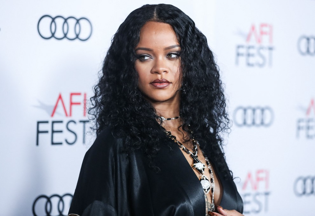 Rihanna frufrura váltott, az év legdivatosabb fazonját választotta