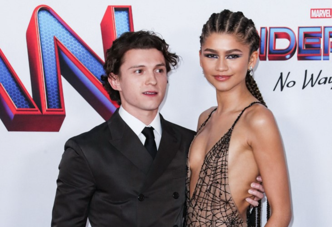 Nagyon úgy tűnik, hogy Tom Holland eljegyezte Zendayát, itt vannak a részletek