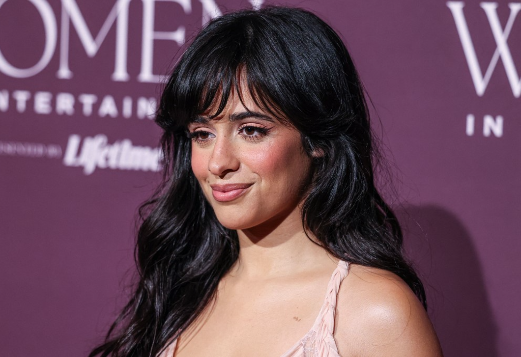 Camila Cabello drasztikus változáson esett át: szőke hajat villantott