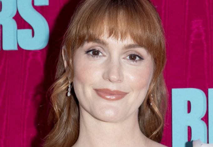 Leighton Mee...