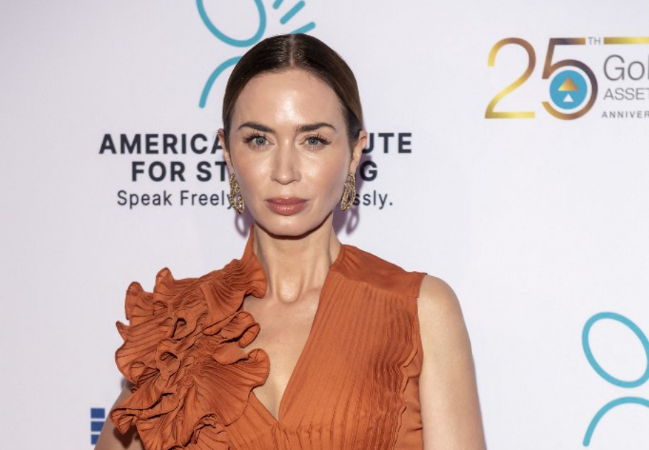 Emily Blunt ellopta a show-t – ezt a ruhát viselte a Velencei Filmfesztiválon, főkép