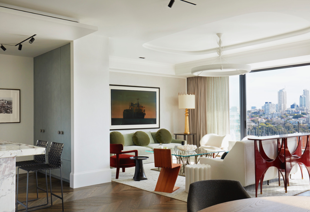 A pihentető otthon nem unalmas – ha színrobbanások tartják ébren a teret