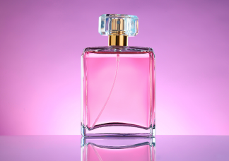  3 klasszikus parfüm, amit a nők még mindig imádnak