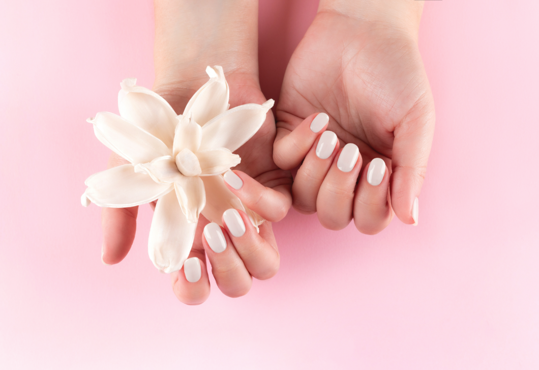 Ez a 4 legmenőbb körömszín trend 2026-ban