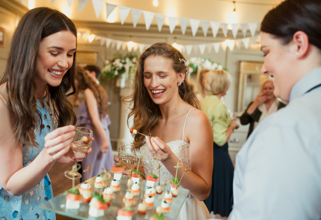 5 divatszabály, amit be kell tartanod, ha egy esküvőre vagy hivatalos