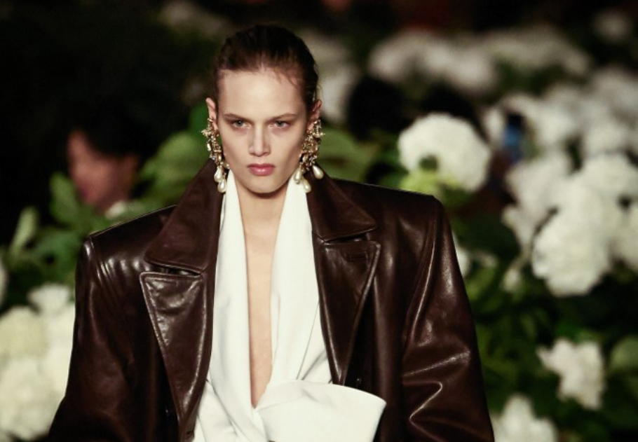 Imádhatjuk vagy utálhatjuk, de visszatért a '80-as évek divatja: ezek a darabok most a favoritok, főkép