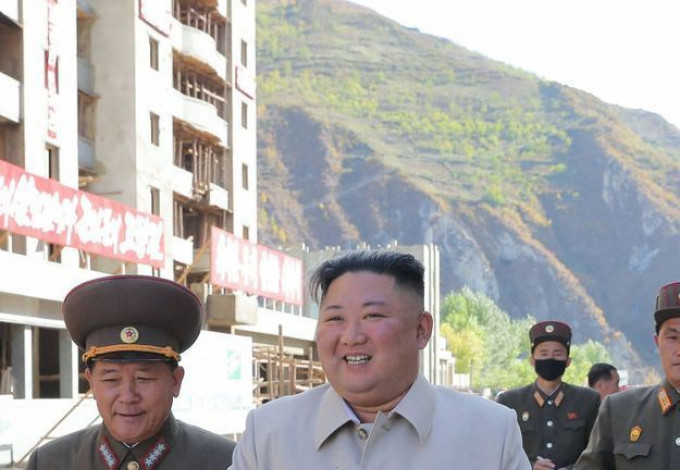 Észak-Koreáb...