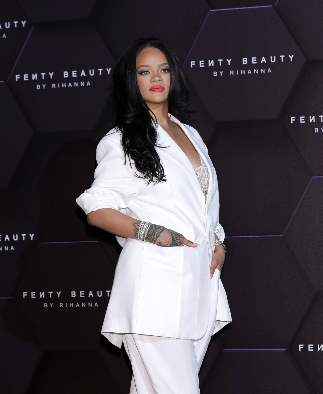 Meglepő fordulat a Rihanna vs. saját apja perben