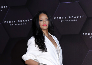 Meglepő fordulat a Rihanna vs. saját apja perben