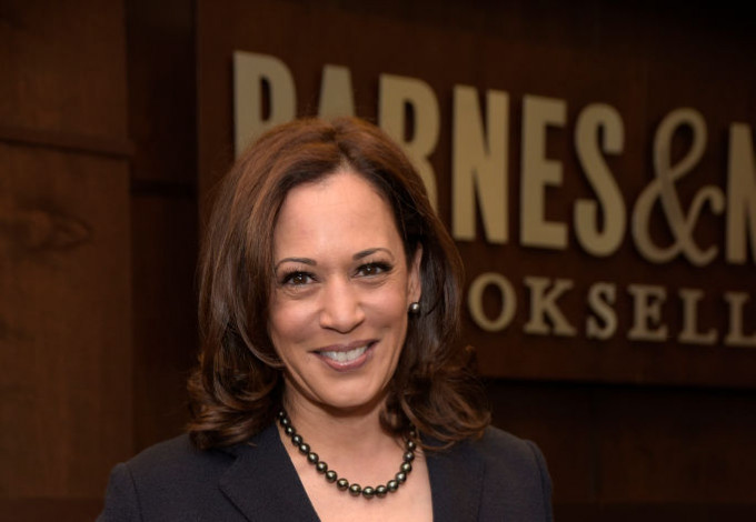 Újra a sikerlisták élén Kamala Harris gyerekkönyve